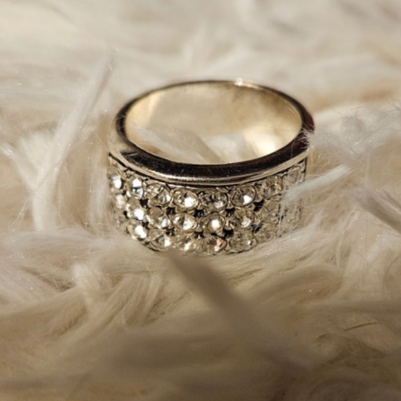 RARE GUESS est. 1981 Chunky Vintage Silver Tone Pave Ring Crystal Stones - #8 - Picture 5 of 6